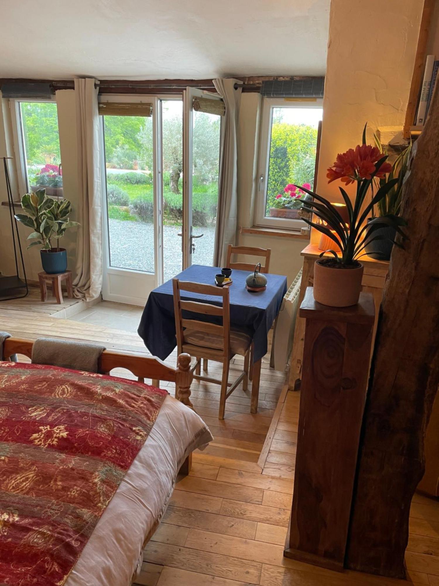 Delightful French Rustic Studio Jumilhac-le-Grand Εξωτερικό φωτογραφία