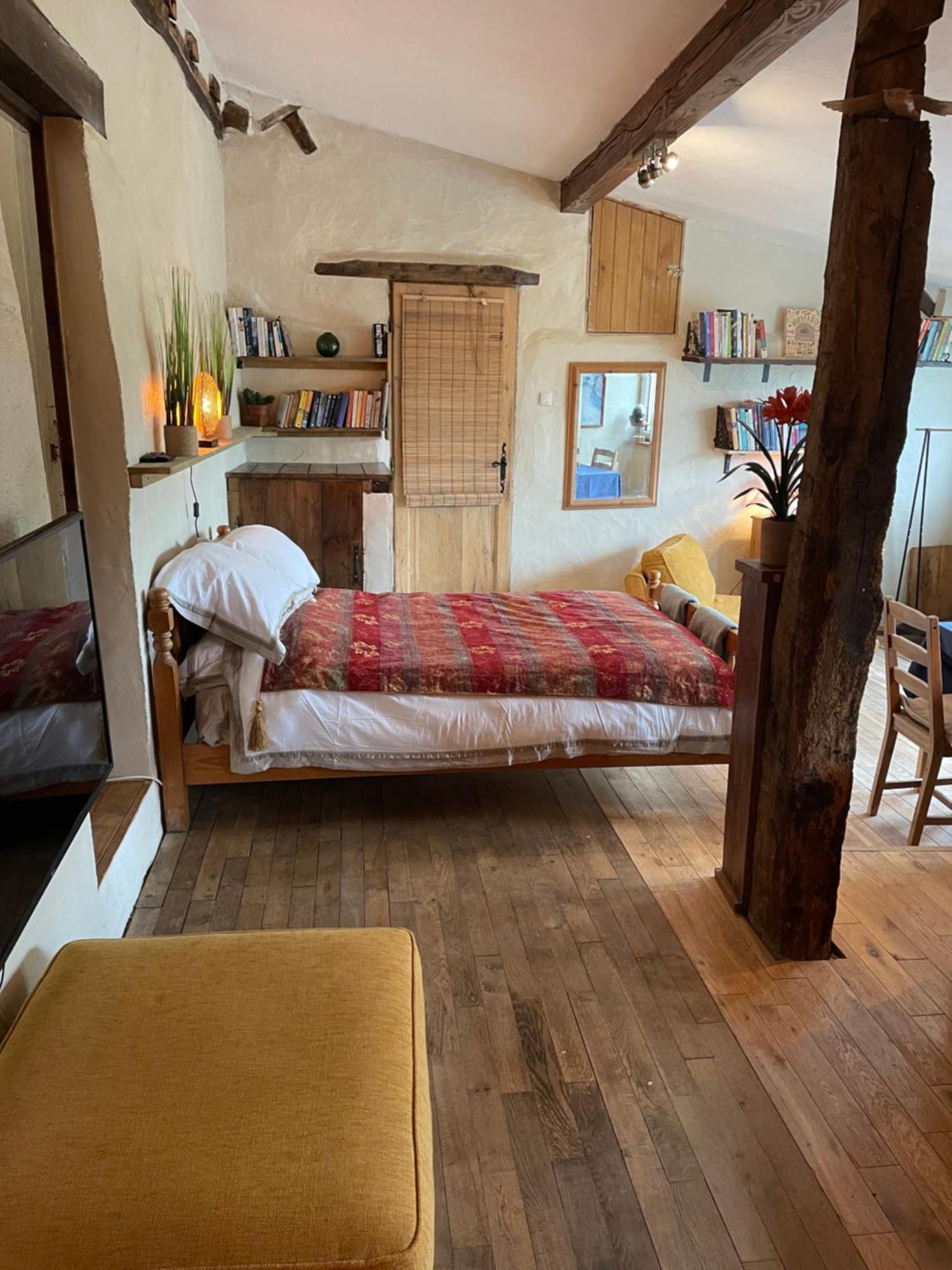 Delightful French Rustic Studio Jumilhac-le-Grand Εξωτερικό φωτογραφία